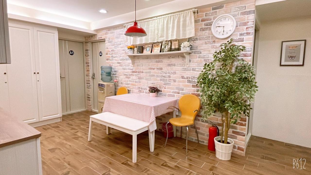 Warm Fengjia Lesgo Apartment Taichung Exterior photo